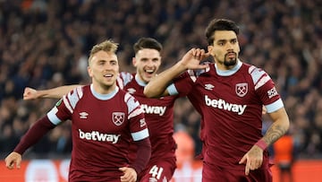 Los jugadores del West Ham celebran el gol de Lucas Paquetá contra el Gent.