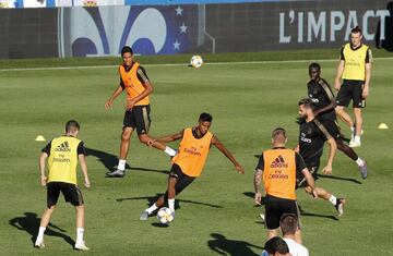 Multitudinario entrenamiento del Real Madrid a puerta abierta