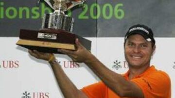 <b>ABIERTO DE HONG KONG. </b>José Manuel Lara con el trofeo de ganador.