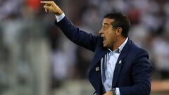 Delfín anuncia la salida de su DT antes de recibir a Colo Colo