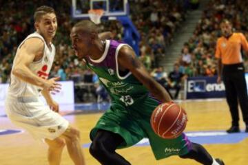 Jamar Smith y Jaycee Carroll.