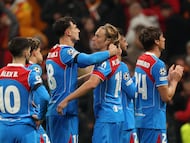 Soccer Football - UEFA Champions League - Galatasaray v Atletico Madrid - Rams Park, Istanbul, Turkey - January 21, 2026 Atletico Madrid's Marc Pubill and Marcos Llorente after the match REUTERS/Umit Bektas