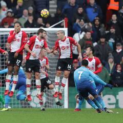 Arsenal y Alexis decepcionan y apenas rescatan un empate