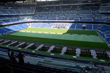 Este domingo, el Real Madrid acoge al Valladolid para su primer partido en casa de la temporada. Así lucen el campo y las gradas, horas antes de inaugurar la temporada 2024-25. 
