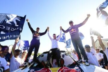 Decimosegunda y última etapa entre Rio Cuarto y Buenos Aires. El equipo francés de Peugeot con el piloto Stephane Peterhansel, el director deportivo Bruno Famin y el copiloto Jean Paul Cottre vencedores en la categoría de coches.