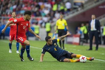 Futbol, Chile vs Australia
El jugador de la seleccion australiana Tim Cahill , derecha, disputa el balon con Paulo Diaz de Chile durante el partido del grupo B de la Copa Confederaciones en el estadio Arena Spartak de Moscu, Rusia.
25/06/2017
Mexsport/Photosport
*******

Football, Chile vs Australia
Australia's player Tim Cahill  right, battles for the ball against Paulo Diaz of Chile during the group B football match of the Confederations Cup at the Spartak Arena in Moscow, Russia.
25/06/2017
Mexsport/Photosport