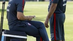 Beccacece y Sampaoli en un entrenamiento de la Roja.