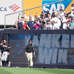 Yankee fans classless against Cleveland