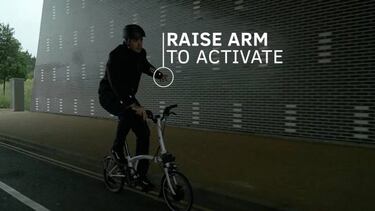 Ford crea la chaqueta de ciclista definitiva, con sensores y luces de señalización