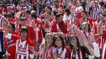 <b>FIELES. </b>La afición del Sporting alentará a su equipo el próximo sábado en el Bernabéu.
