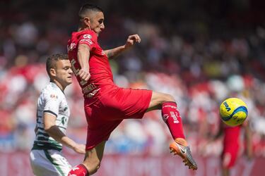 Osvaldo González, uno de los centrales del Toluca.