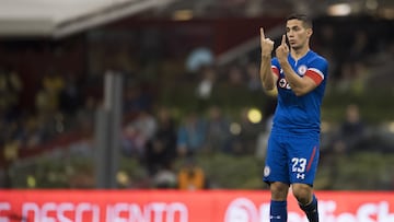 EN LA FOTO:
Photo of the America vs Cruz Azul match corresponding to the first leg of the 2018 Apertura Tournament of the Liga BBVA Bancomer MX held at the Azteca stadium.
IN THE PHOTO: