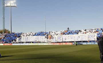 Gran ambiente en el estadio de Butarque.
