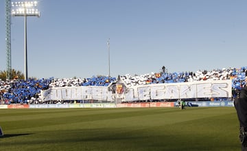 Gran ambiente en el estadio de Butarque. 