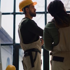 Un joven construye tres minicasas en su patio, las alquila y gana más de 4.000 euros de renta