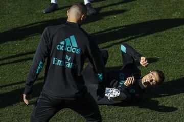 Entrenamiento del Madrid antes de viajar a Girona