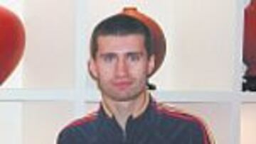 Javier Orol, internacional.