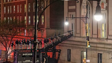 Dramatic scenes emerged at Columbia University as the NYPD used a ramp to enter through the second-floor window of Hamilton Hall, occupied by protesters.