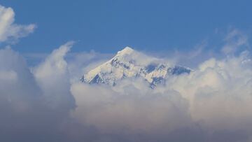 A study by the University of Hokkaido revealed the cause of the loud roars heard on Mount Everest at night that have been described as “terrifying”.