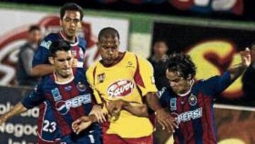 <b>UN PANZER DEL ÁREA. </b>Salomón Rondón seguirá de amarillo, cambiará el Aragua por Las Palmas.