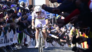 Slovenian Tadej Pogacar of UAE Team Emirates rides on Oude Kwaremont during the men's race of the Tour of Flanders one day cycling race, 268,9km from Brugge to Oudenaarde, on April 6, 2025. (Photo by DIRK WAEM / Belga / AFP) / Belgium OUT