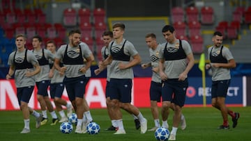 Los jugadores del CSKA preparan el duelo ante el Viktoria Plzen.