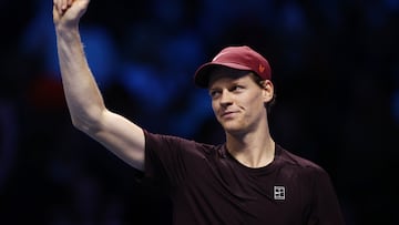 Jannik Sinner celebra su victoria con Ben Shelton en las ATP Finals.