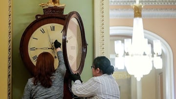 Twice a year, most Americans have to move their clocks either forward or backward. So are we gaining or losing an hour with Daylight Saving Time?