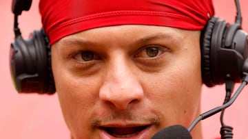 KANSAS CITY, MISSOURI - AUGUST 26: Patrick Mahomes #15 of the Kansas City Chiefs smiles during an on-field interview during the third quarter of a preseason game against the Cleveland Browns at GEHA Field at Arrowhead Stadium on August 26, 2023 in Kansas City, Missouri.   David Eulitt/Getty Images/AFP (Photo by David Eulitt / GETTY IMAGES NORTH AMERICA / Getty Images via AFP)