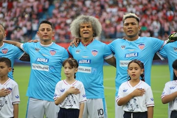 Sebastián Viera disputó su último partido con la camiseta de Junior, luego del partido de despedida con varios jugadores históricos del club.