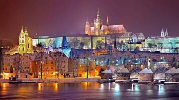 La ciudad de Praga por la noche