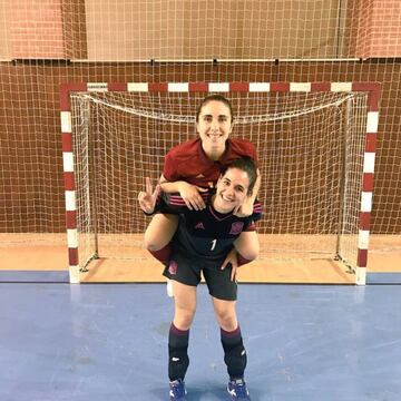 Ame Romero y Estela García, con la Selección.