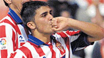 <b>DEPORTIVIDAD</B>. Villa demostró clase y respeto al acatar su suplencia sin ninguna discusión.