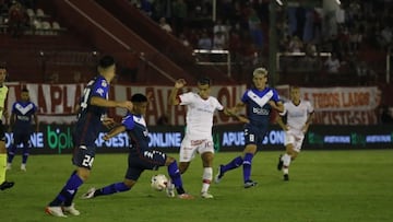 Huracán golpea a Vélez