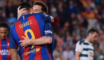 Luis Suarez y Messi, jugadores del Barcelona.