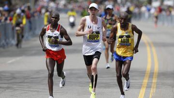 Geoffrey Kirui (izquierda), en la carrera del año pasado en Boston, en la que se impuso.