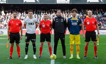 Cabrera, renovado hasta 2027