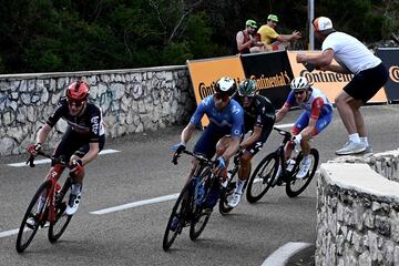 Nils Politt, Imanol Erviti, Harry Sweeny y Stefan Kung.