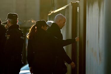Luis Rubiales, presidente de la Real Federación Española de Fútbol entre 2018 y 2023, llega en taxi a la sede de la Audiencia Nacional en San Fernando de Henares, Madrid.