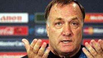 <b>PALO A LOS MEDIOS HOLANDESES</B>. Advocaat: "La alegría de este torneo ha sido arruinada por la prensa"