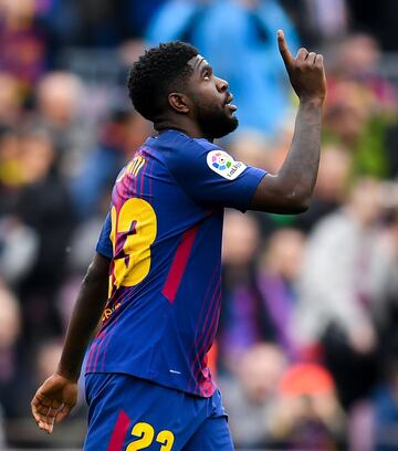 Samuel Umtiti celebrando el gol que acaba de anotar el segundo para el Barcelona 