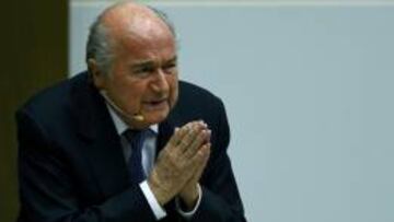 Blatter: "Estoy disponible para defender a la FIFA en EEUU"