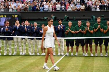 Muguruza stuns Venus to win first Wimbledon title