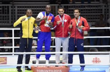 El boxeador logró medalla de bronce tras una polémica pelea