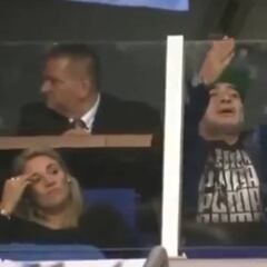 Maradona polémico hasta en el tenis: atento al gesto que hizo