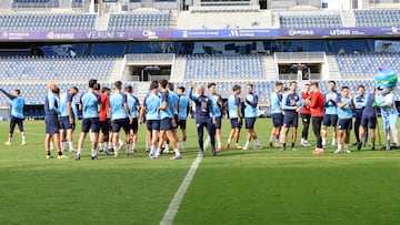 El Málaga concentrado para un duelo de importancia capital.