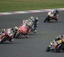 Vázquez y Rins protagonizan un intenso pique en Moto3