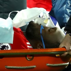 Impactante imagen: Lukaku es retirado en camilla y con oxígeno