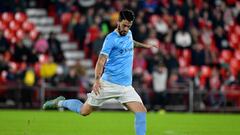 ALMERIA, SPAIN - DECEMBER 22: Luis Alberto of SS Lazio kicks the ball during the friendly match betwen Almeria v SS Lazio at the pawer horse stadium at Municipal de Los Juegos Mediterraneos on December 22, 2022 in Almeria, Spain. (Photo by Marco Rosi - SS Lazio/Getty Images)