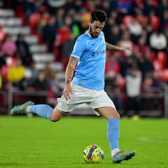 El Cádiz busca delantero mientras sigue negociando por Luis Alberto